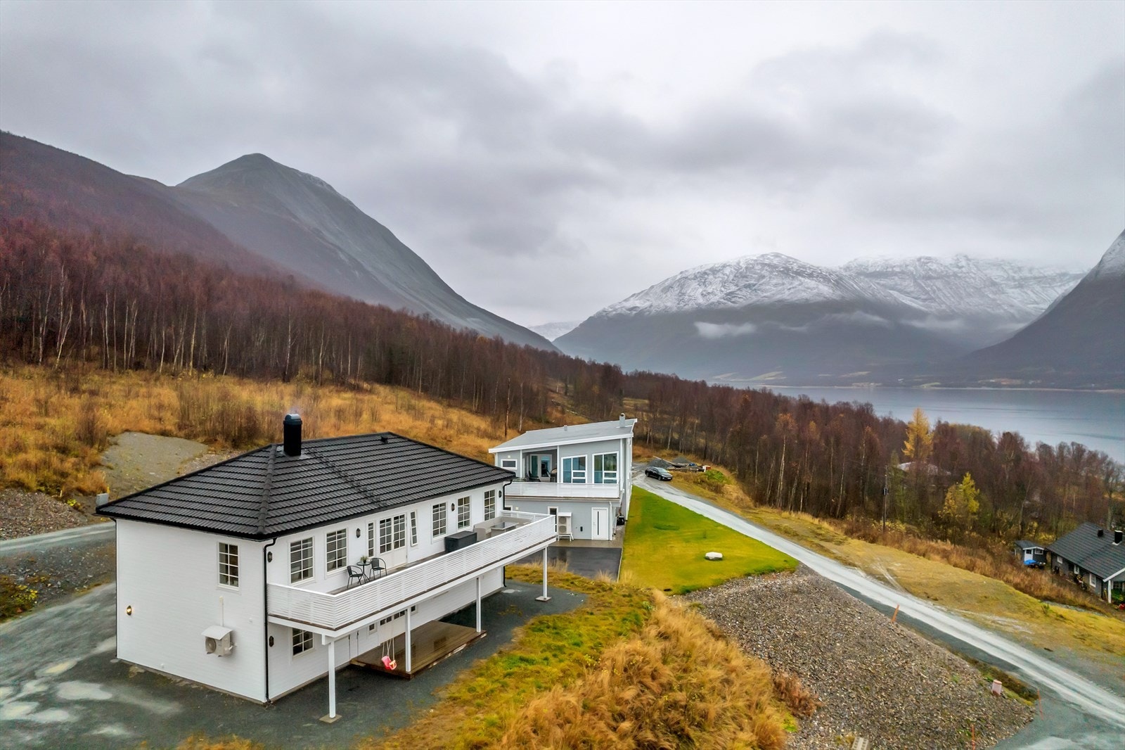 Velkommen til Musnesbakken 6 presentert av Levi Gout hos Hjem Eiendomsmegling Galleribilde
