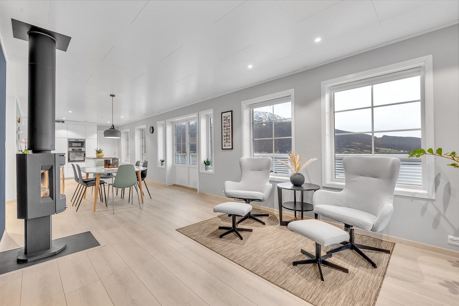 Stua består av to soner Galleribilde