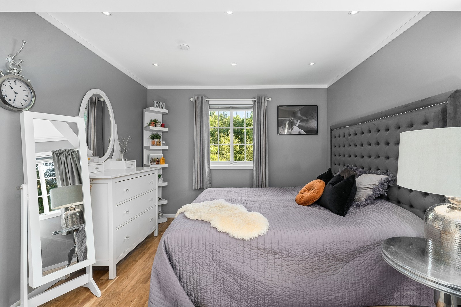 Hovedsoverommet er av det generøse slaget. Galleribilde