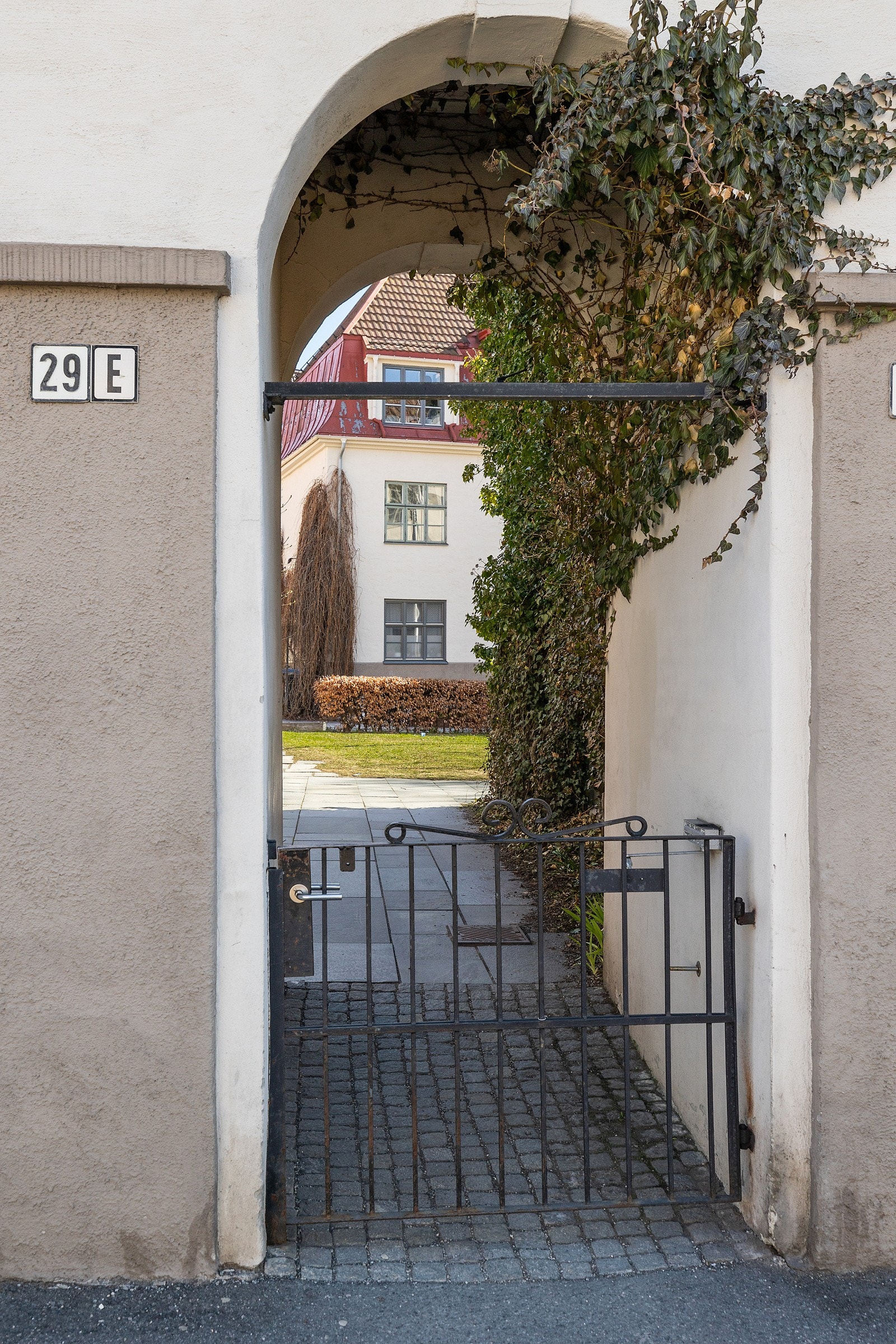 Koselig inngang til gårdsrom! Galleribilde
