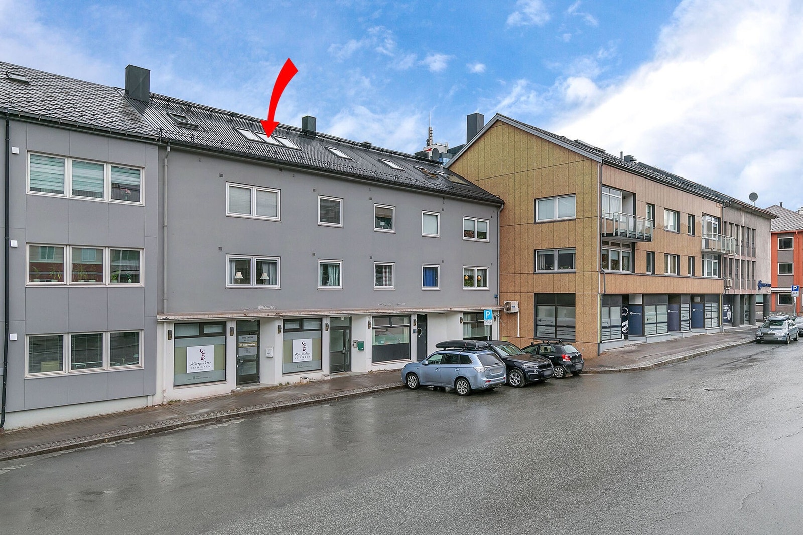 Leiligheten ligger i øverste etasje i Dronningens gate 21. Galleribilde