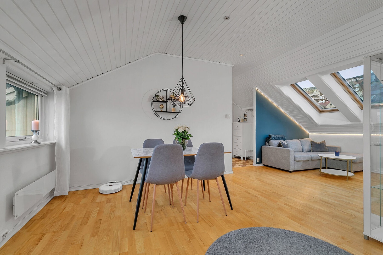 Stue - spisesplass Galleribilde