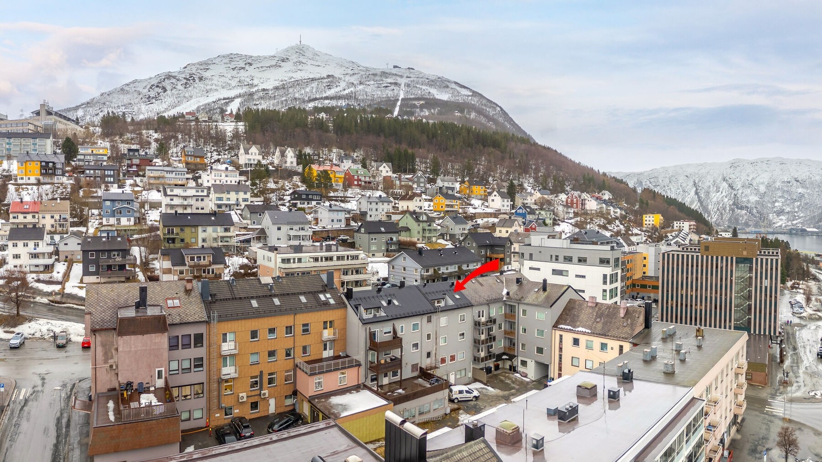 Fra leiligheten er det kort vei til alle sentrumsfasiliteter. Galleribilde