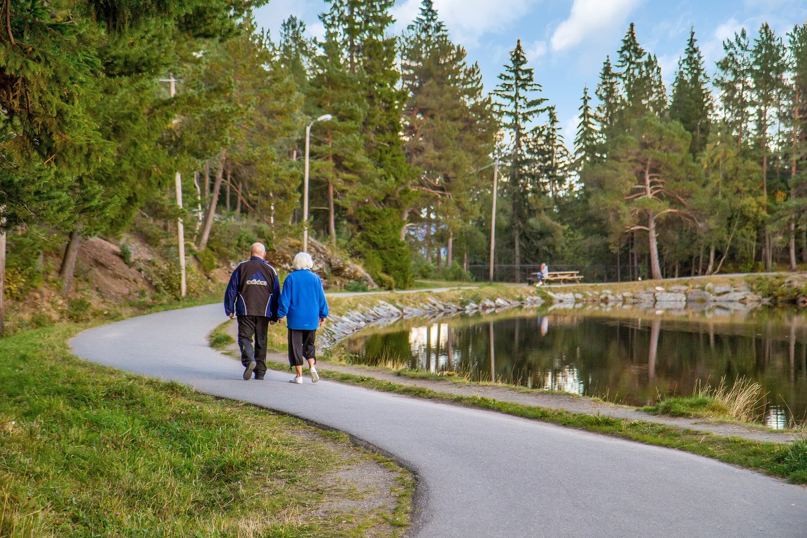 Kort vei til Bymarka med helårs turterreng. Galleribilde