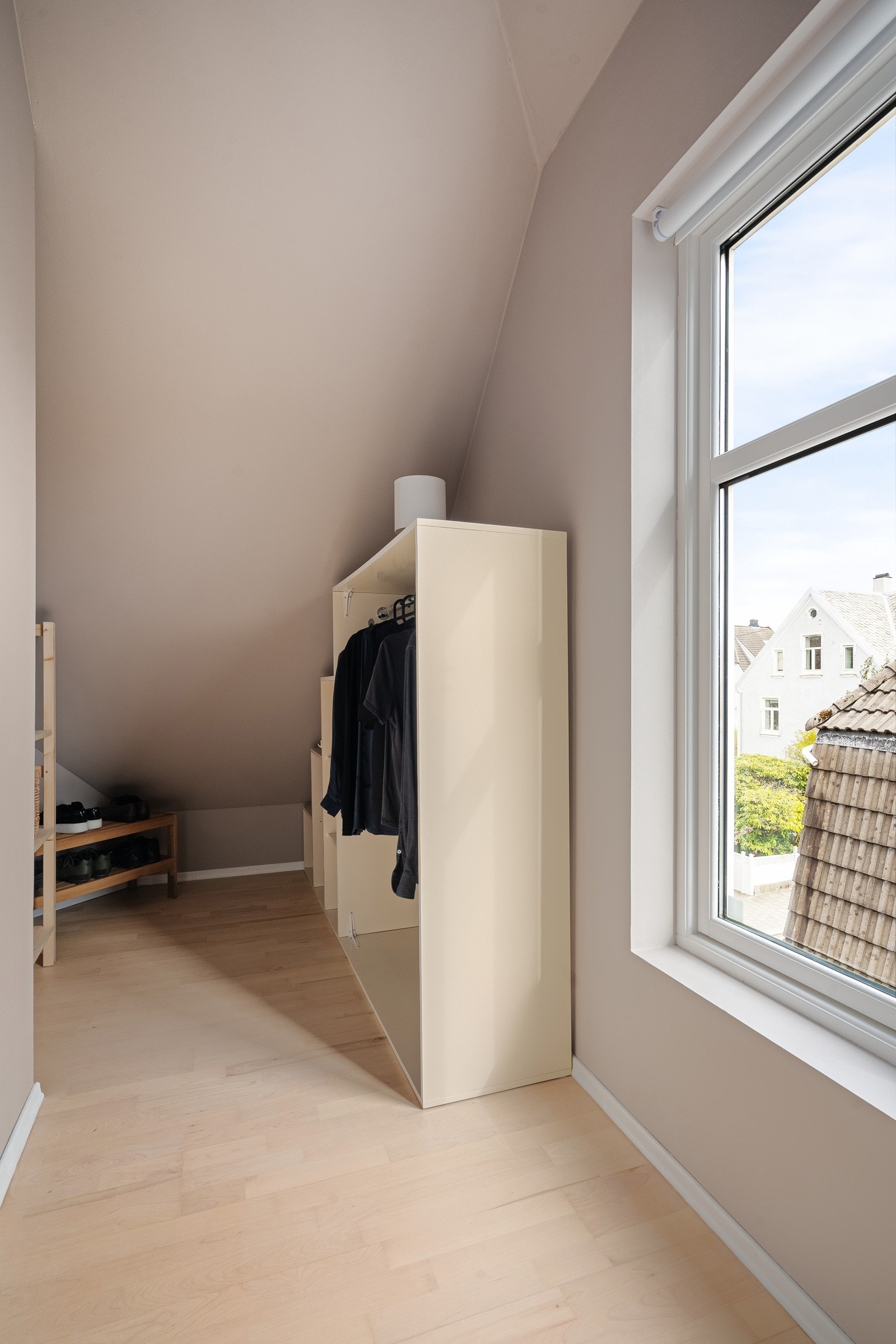 Walk-in closet. Galleribilde