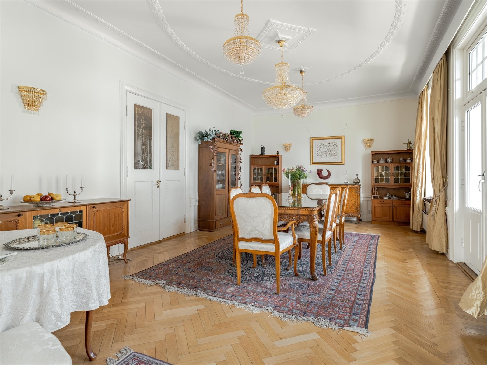 Fløydører til hallen og dagligstuen. Galleribilde