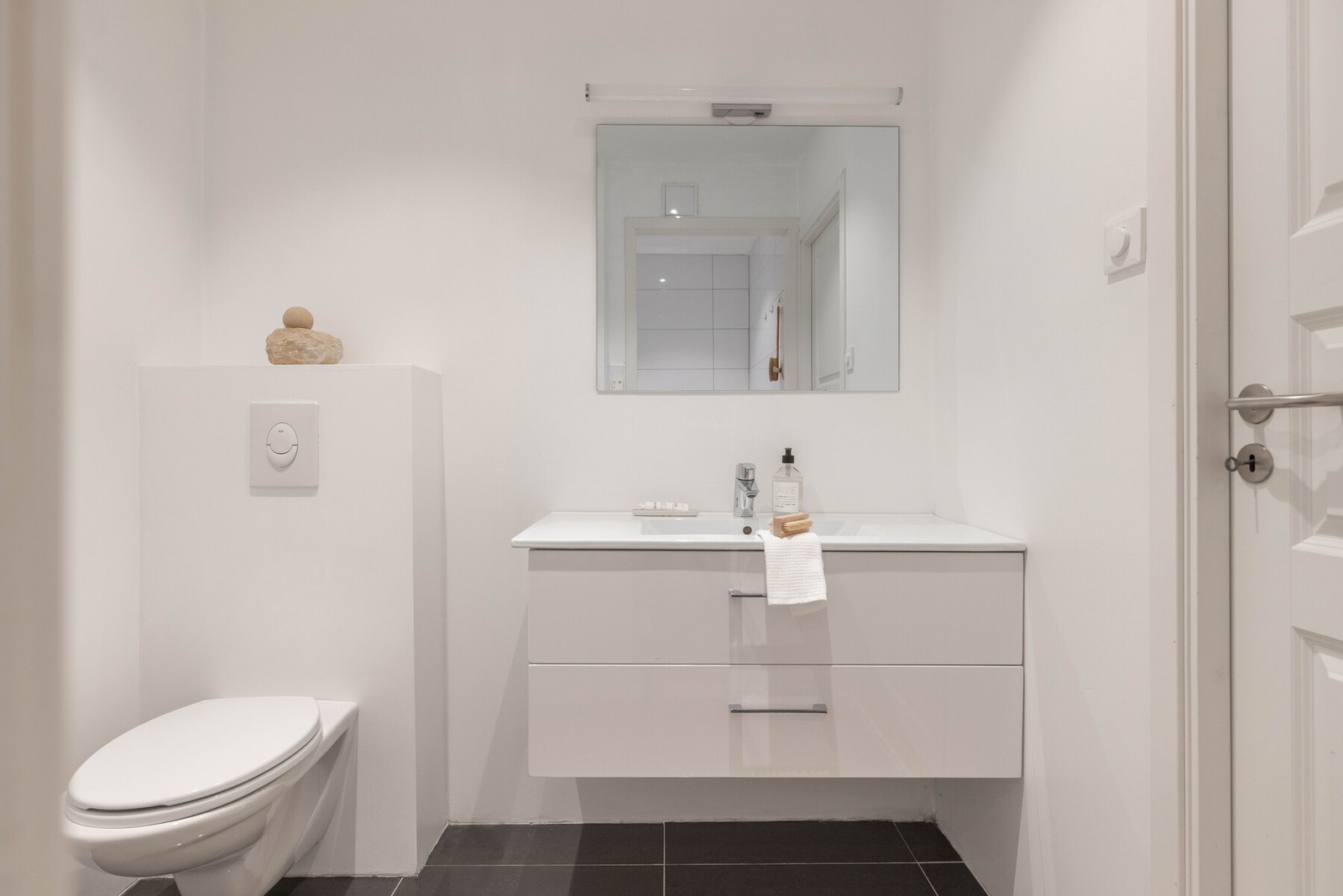 Badet ble pusset opp i 2017 og er delikat innredet Galleribilde