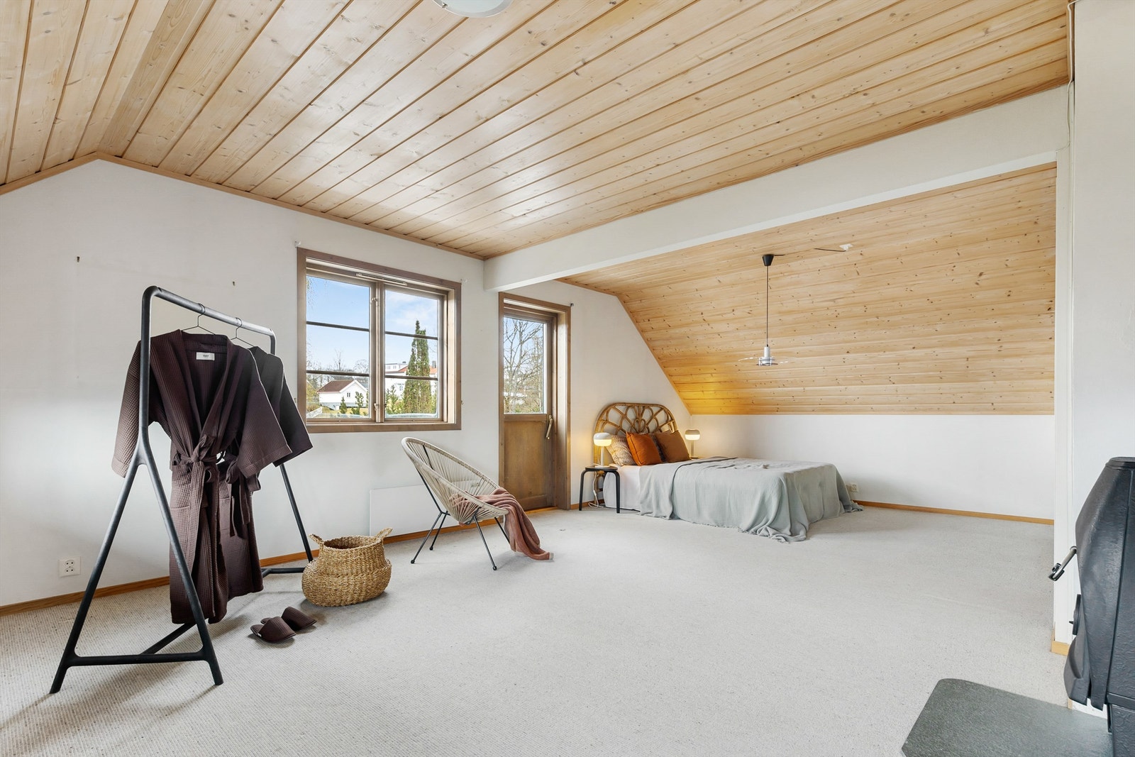 Perfekt som ekstra oppholdsrom, tv-stue eller lekerom til barna. Galleribilde