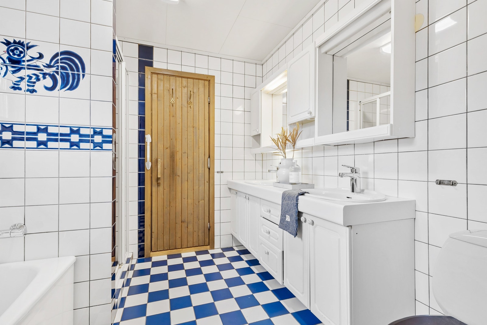 Fra dette badet er det adkomst til badstuen. Galleribilde