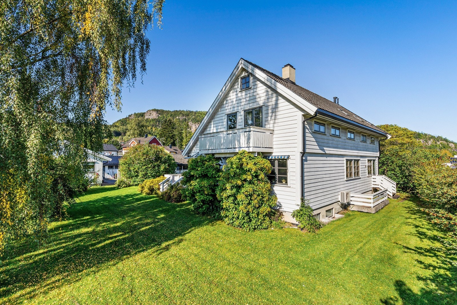 Eiet tomt på 1 072,3 kvm. Galleribilde