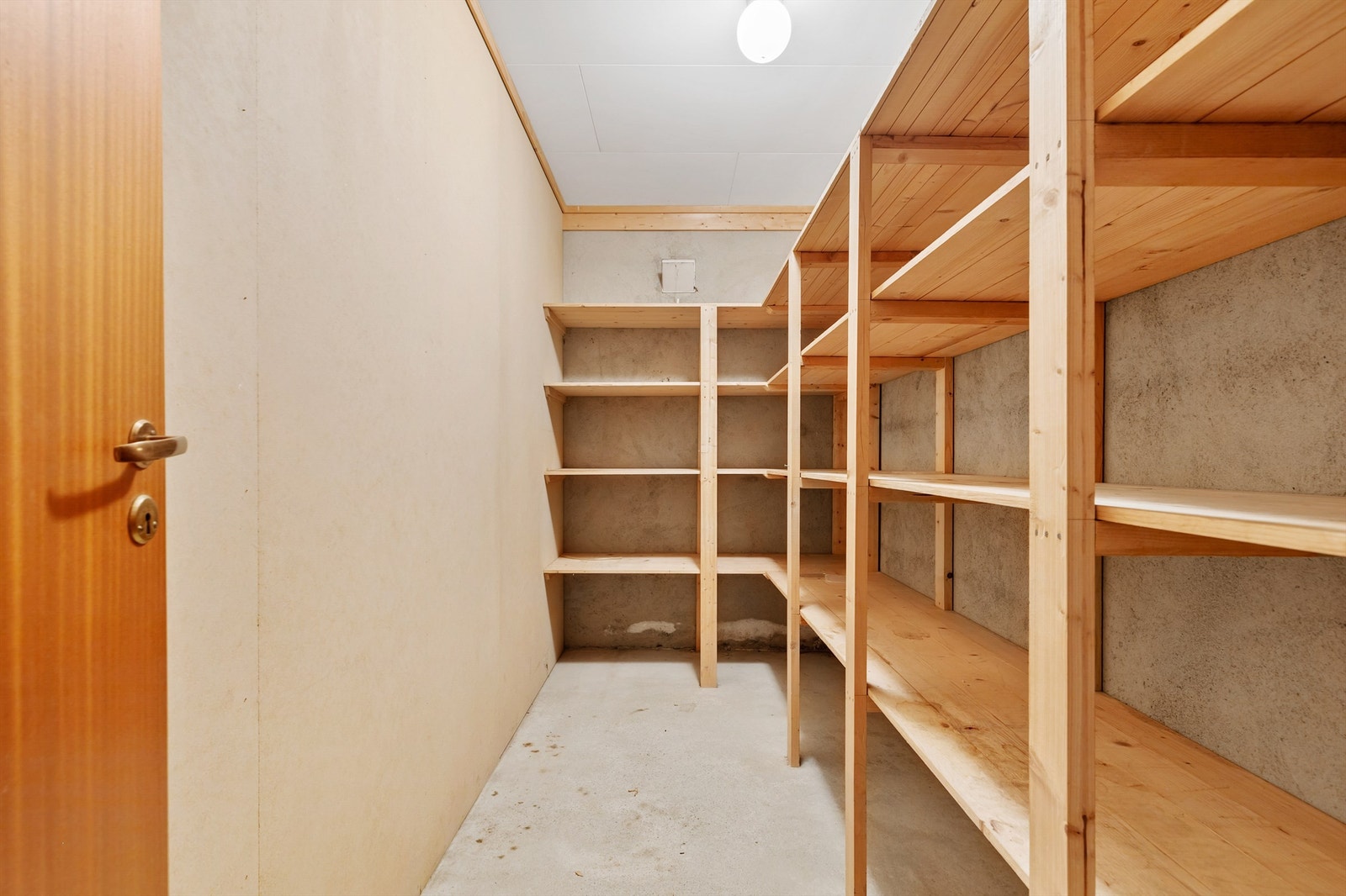 Bod i kjeller. Galleribilde