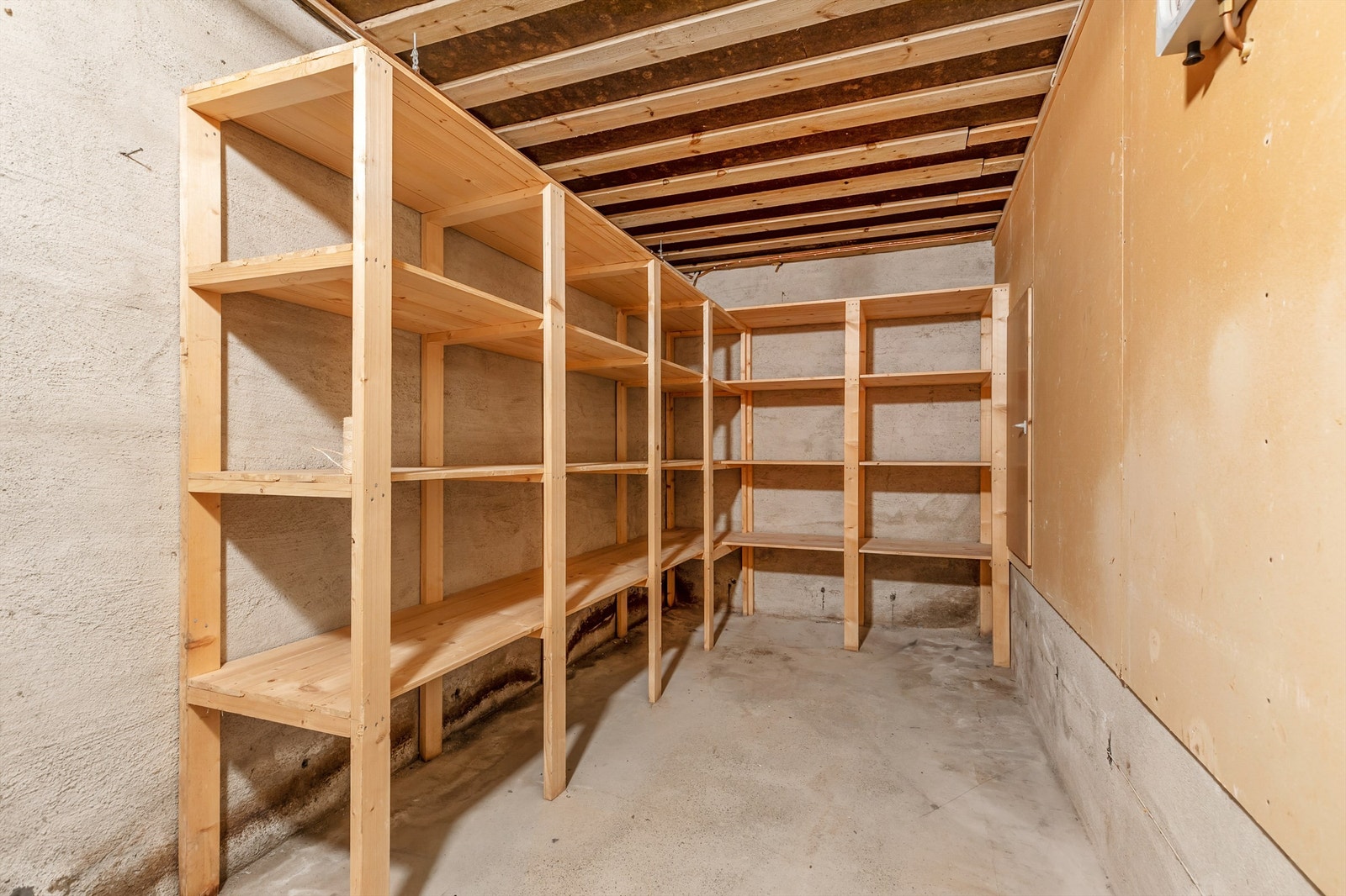 Bod i kjeller. Galleribilde