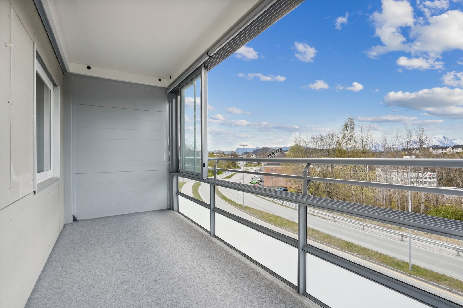 Her er det god plass til å sette ut ønskelig møblement! Galleribilde