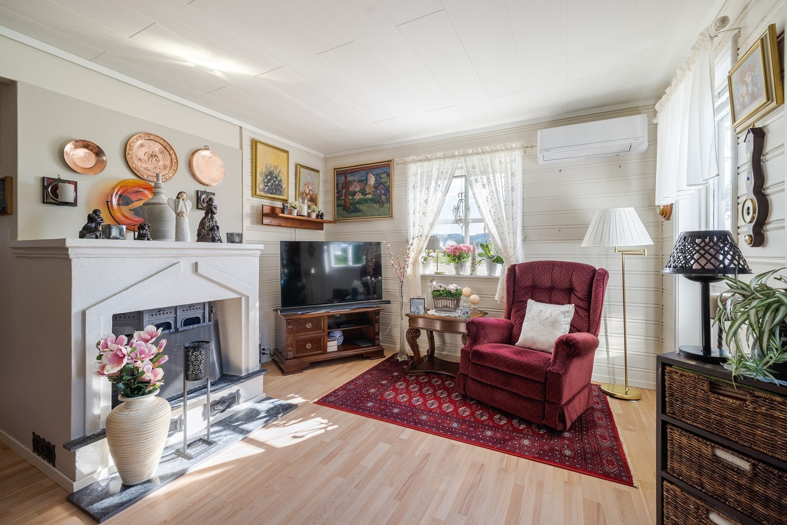 I denne boenheten er det for øvrig montert varmepumpe i stuen i 2018, samt er det i stuen etablert uttak til sentralstøvsuger. Galleribilde