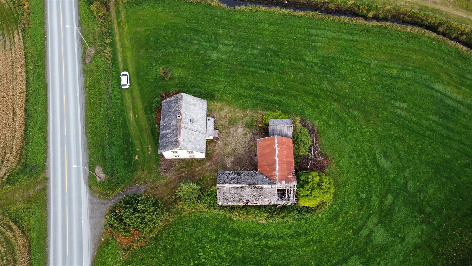 Eiendommen er å anse som et renoveringsobjekt, og det må påregnes en del arbeid for å nå dagens standard Galleribilde