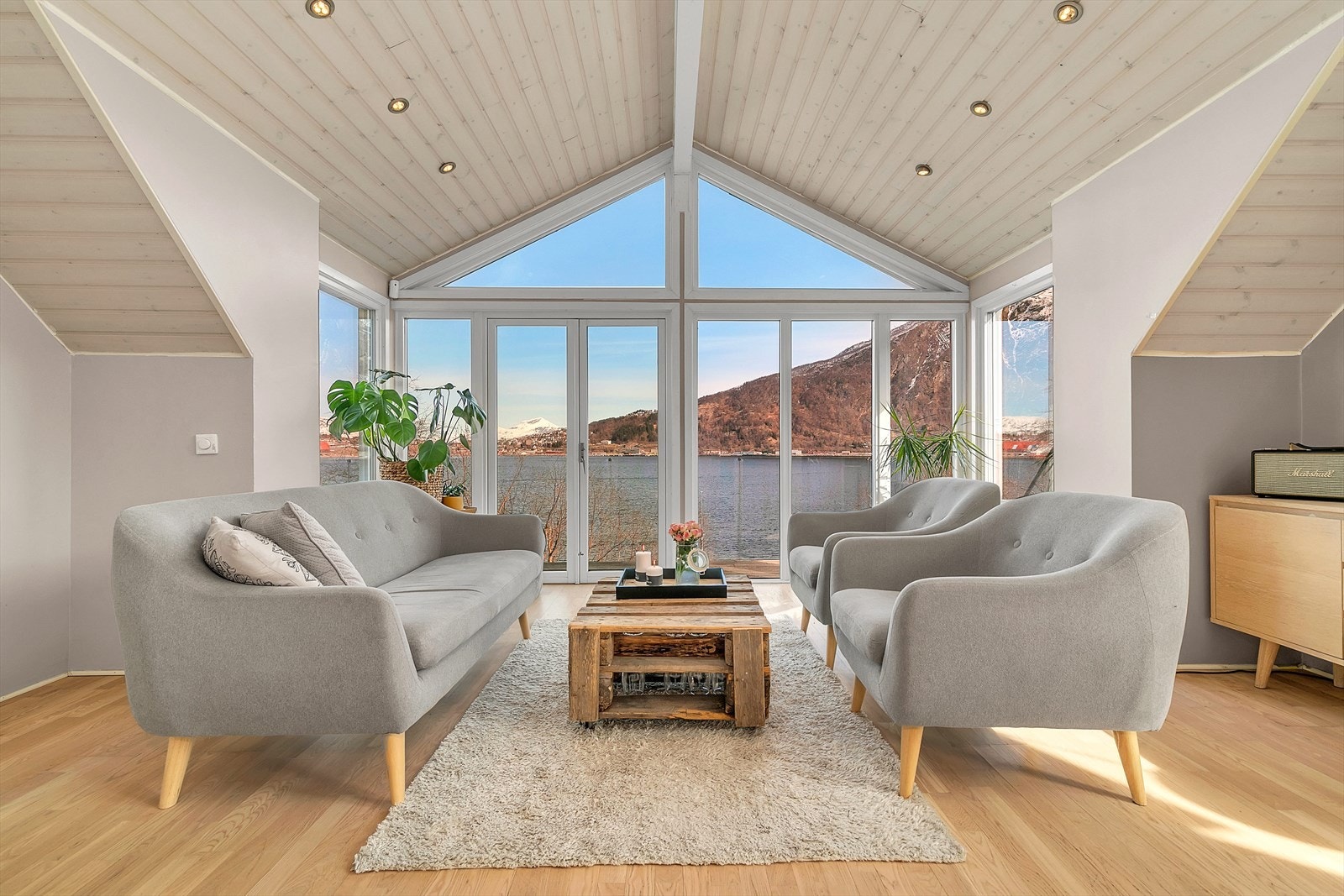 Velkommen til Ankenesveien 139, en meget pen enebolig beliggende på Ankenes. Galleribilde