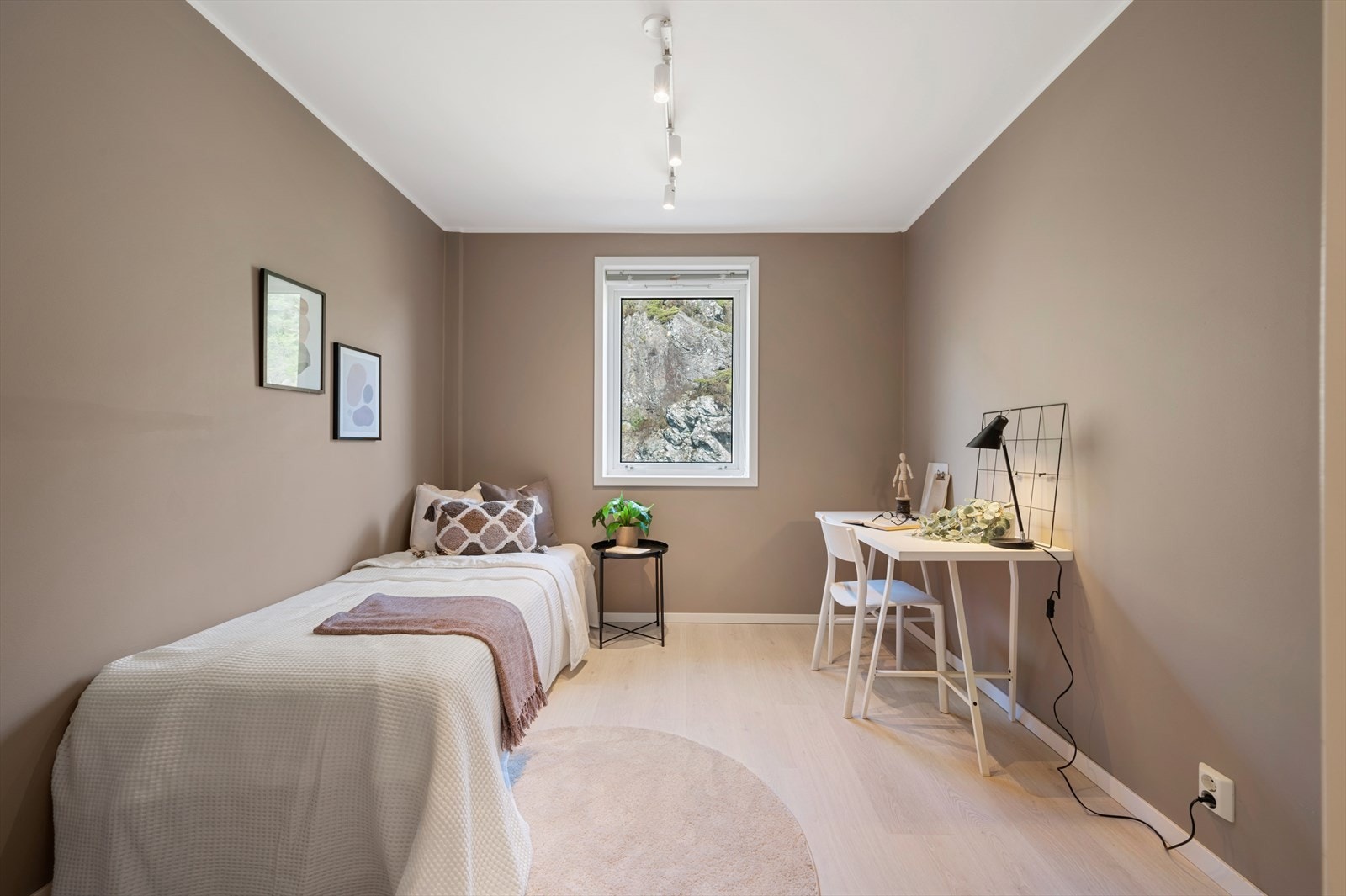 - Soverom 2 måler 9,1m² - Galleribilde