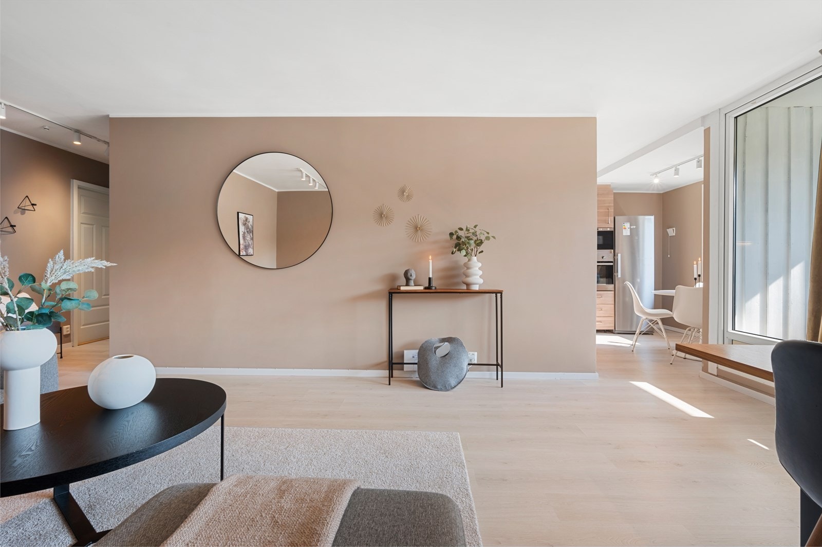 - Veggene ble malt i en delikat fargepalett i 2023 - Galleribilde