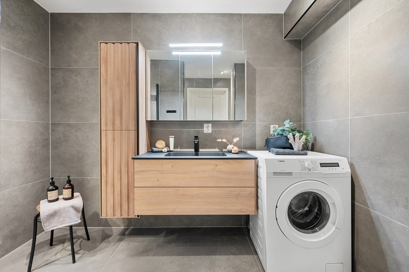 - Badet var nyoppusset i 2023, og innehar dermed tidsriktige materialvalg og moderne kvaliteter - Galleribilde