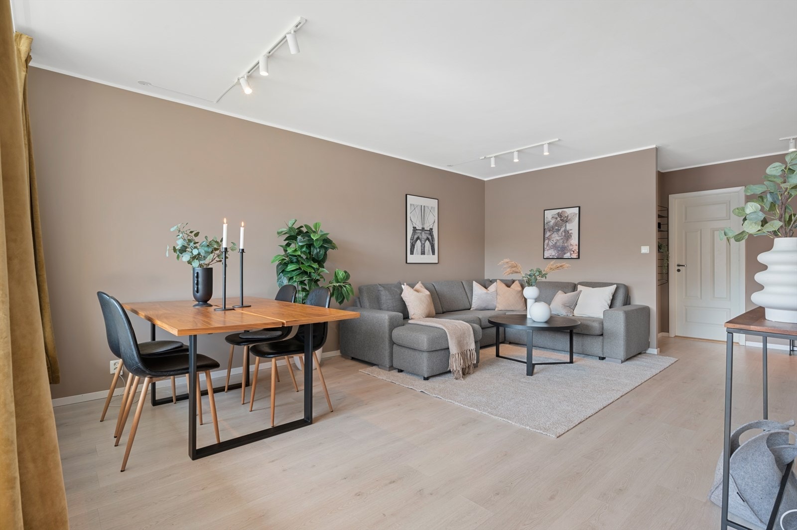 - Stuen måler hele 21,2m² - Galleribilde