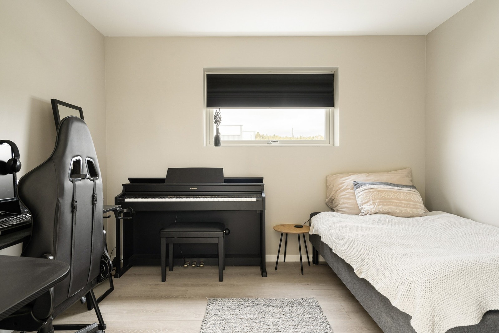 Soverom med walk-inn garderobe Galleribilde