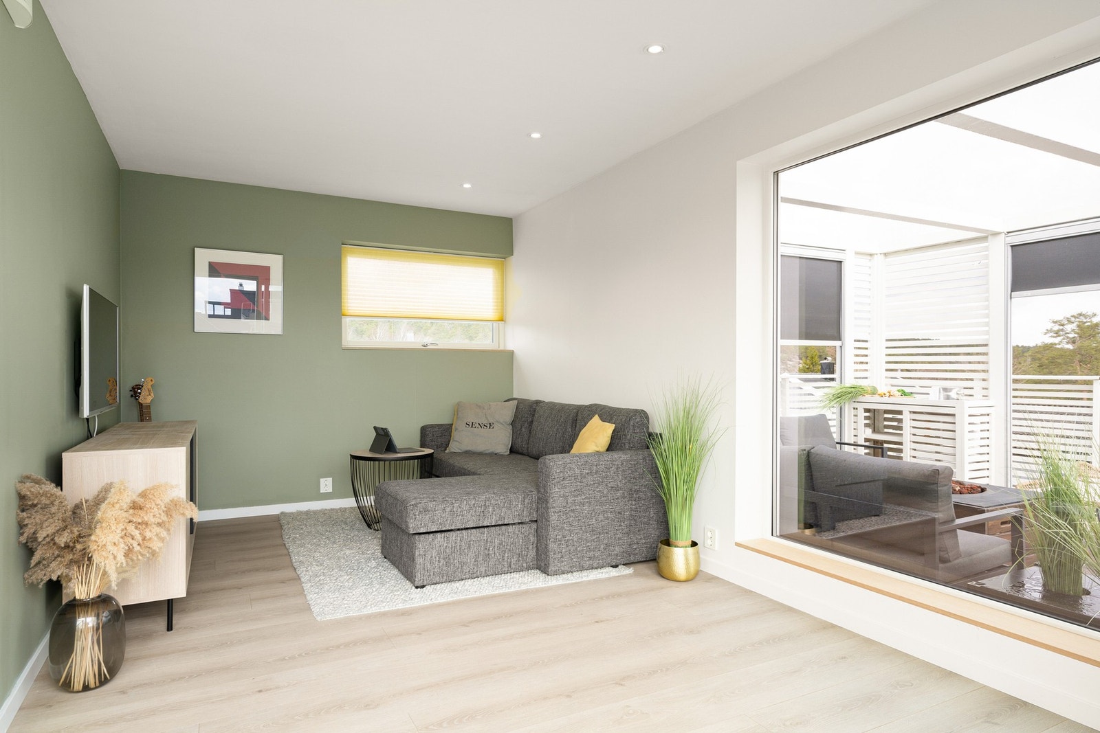 Rommet benyttes i dag som stue, og kan gjøres om til soverom 4 Galleribilde