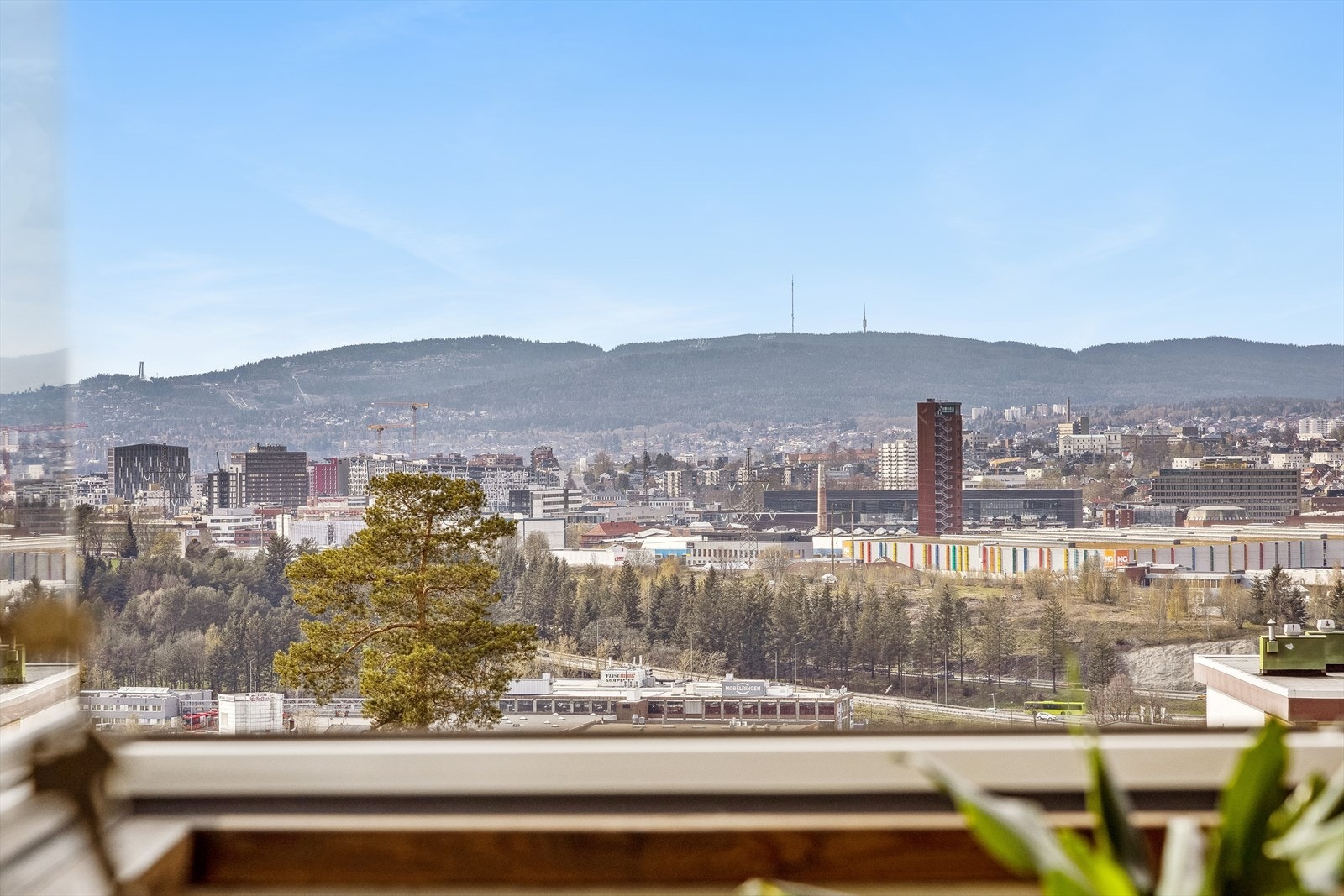 Utsiktsbilde tatt fra balkong. Galleribilde