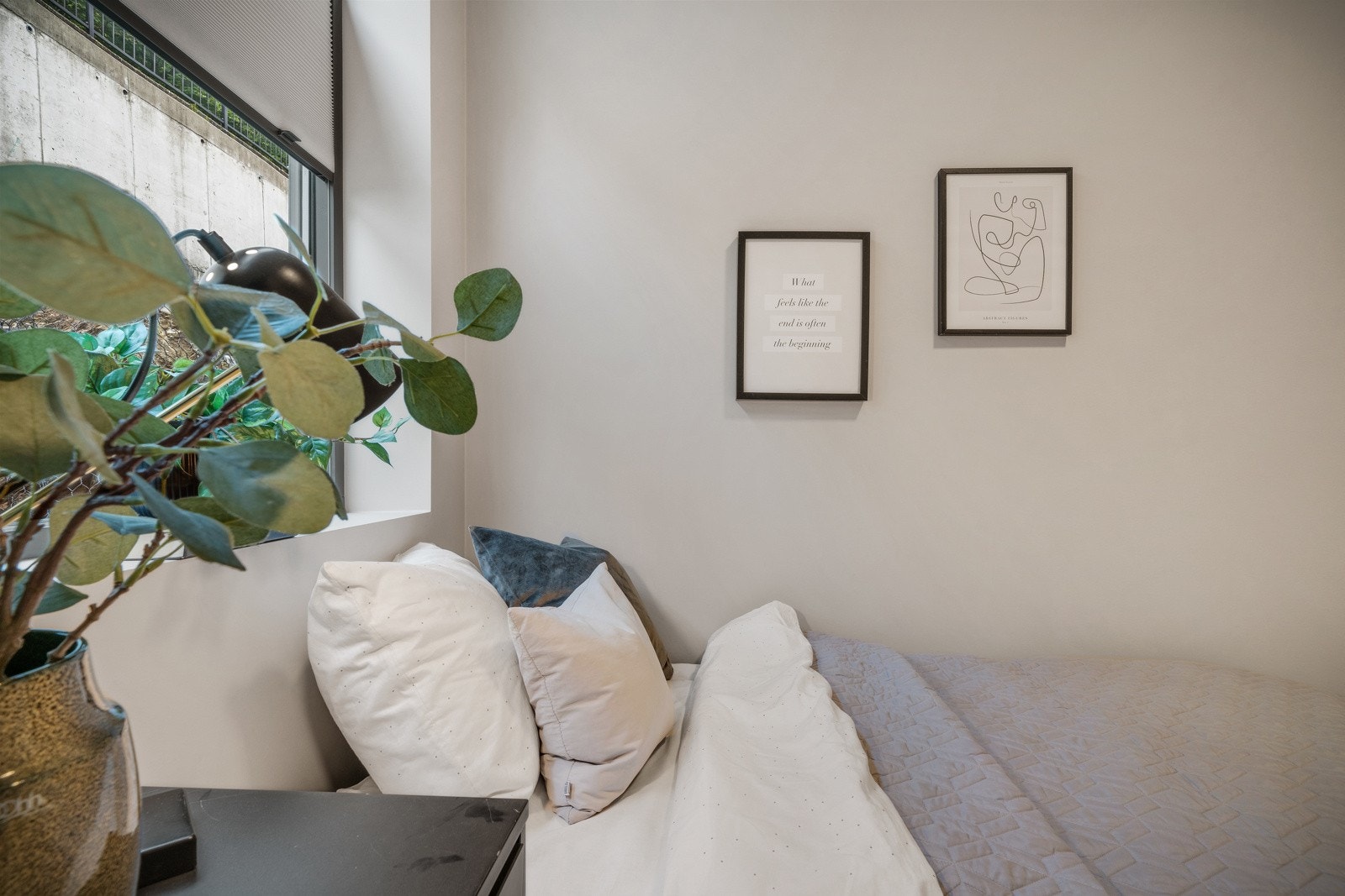 - Alle soverom er levert med lystette plisségardiner - Galleribilde