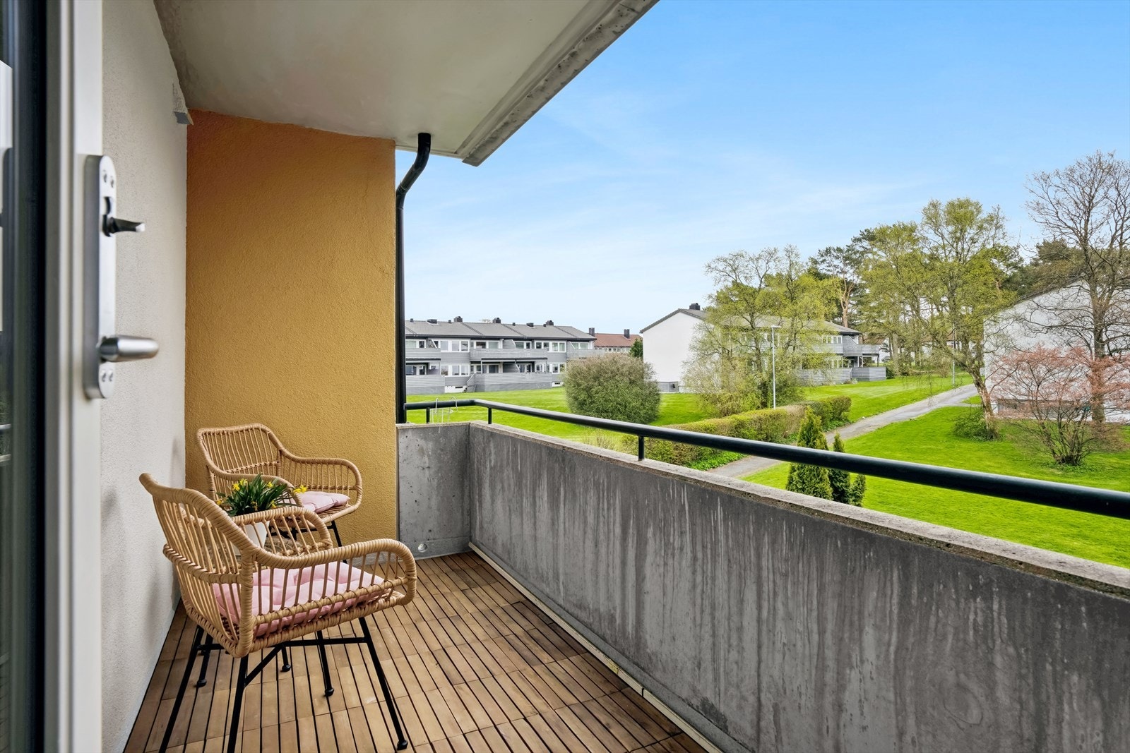 Koselig balkong med overbygg Galleribilde