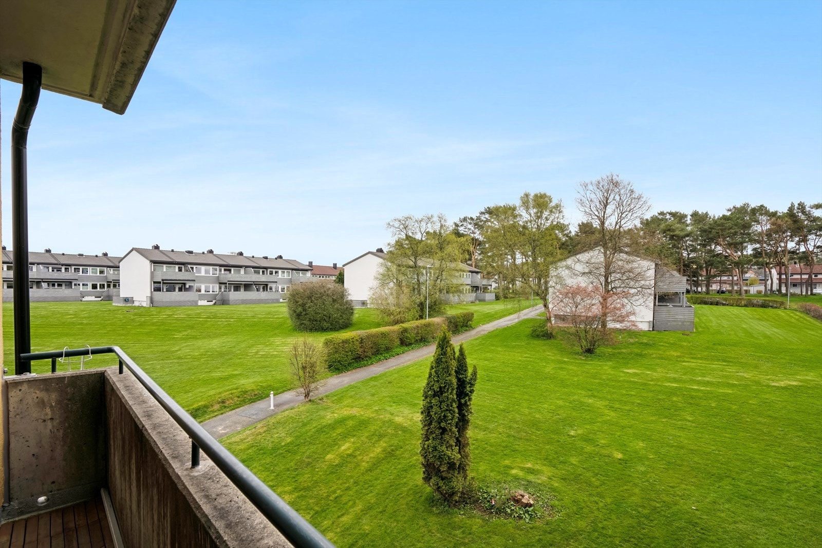 Utsikt fra balkong Galleribilde