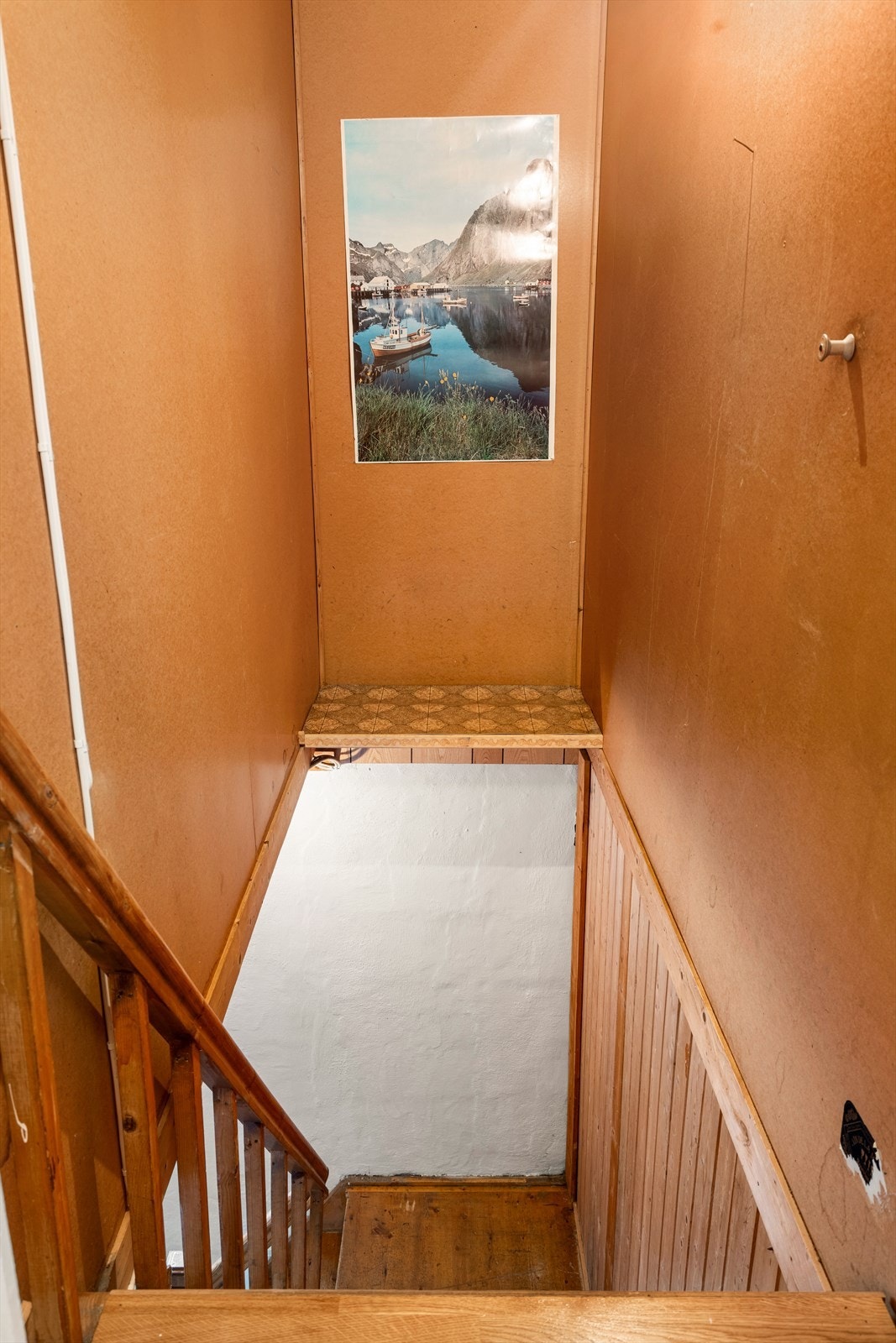 Fra gang er det trapp ned til underetasjen. Galleribilde