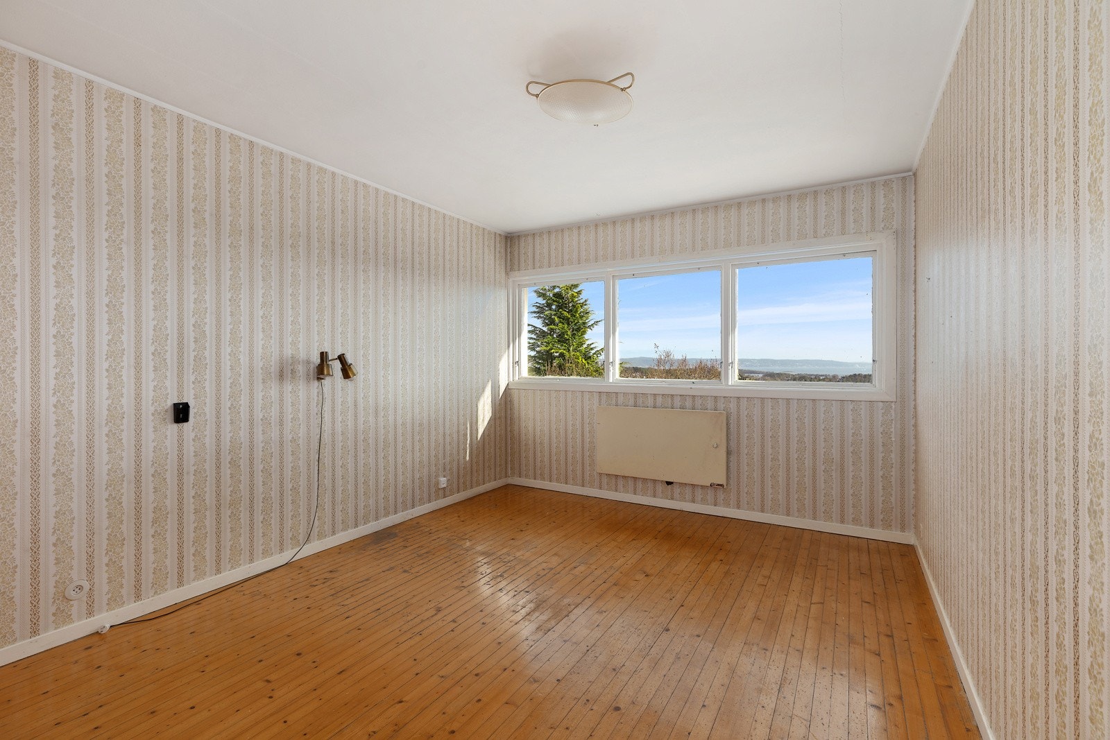 Hovedsoverom - soverom (1) i 1.etasje Galleribilde