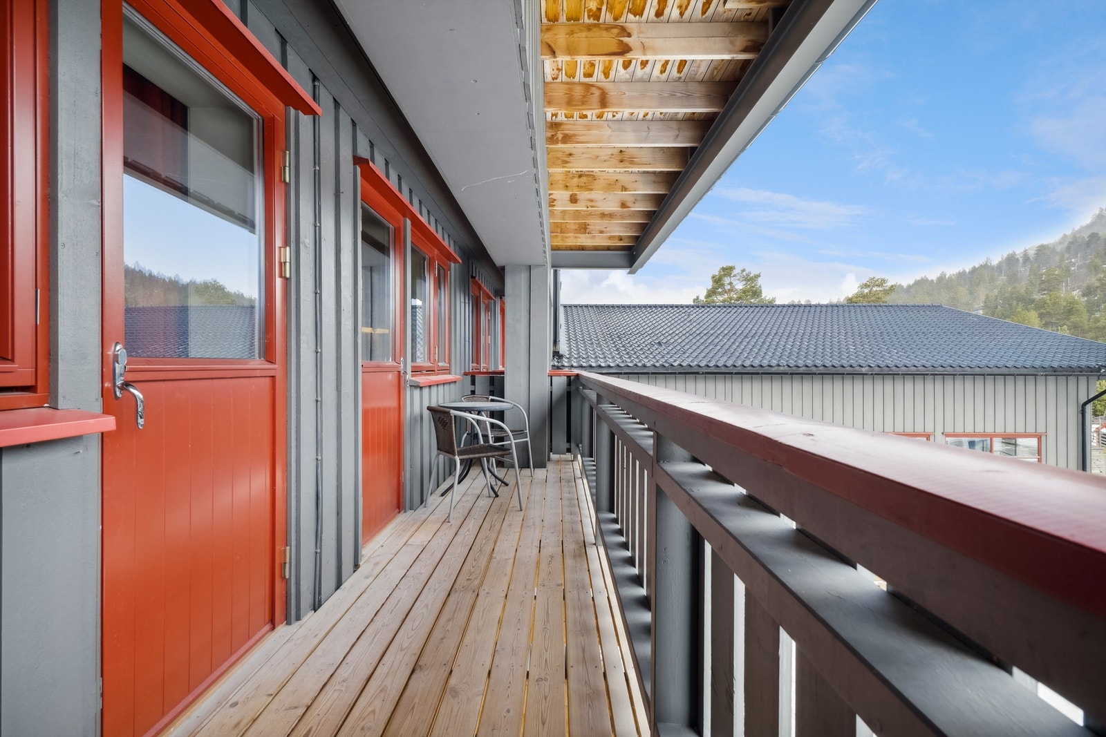 Veranda utenfor 302 og 303 Galleribilde