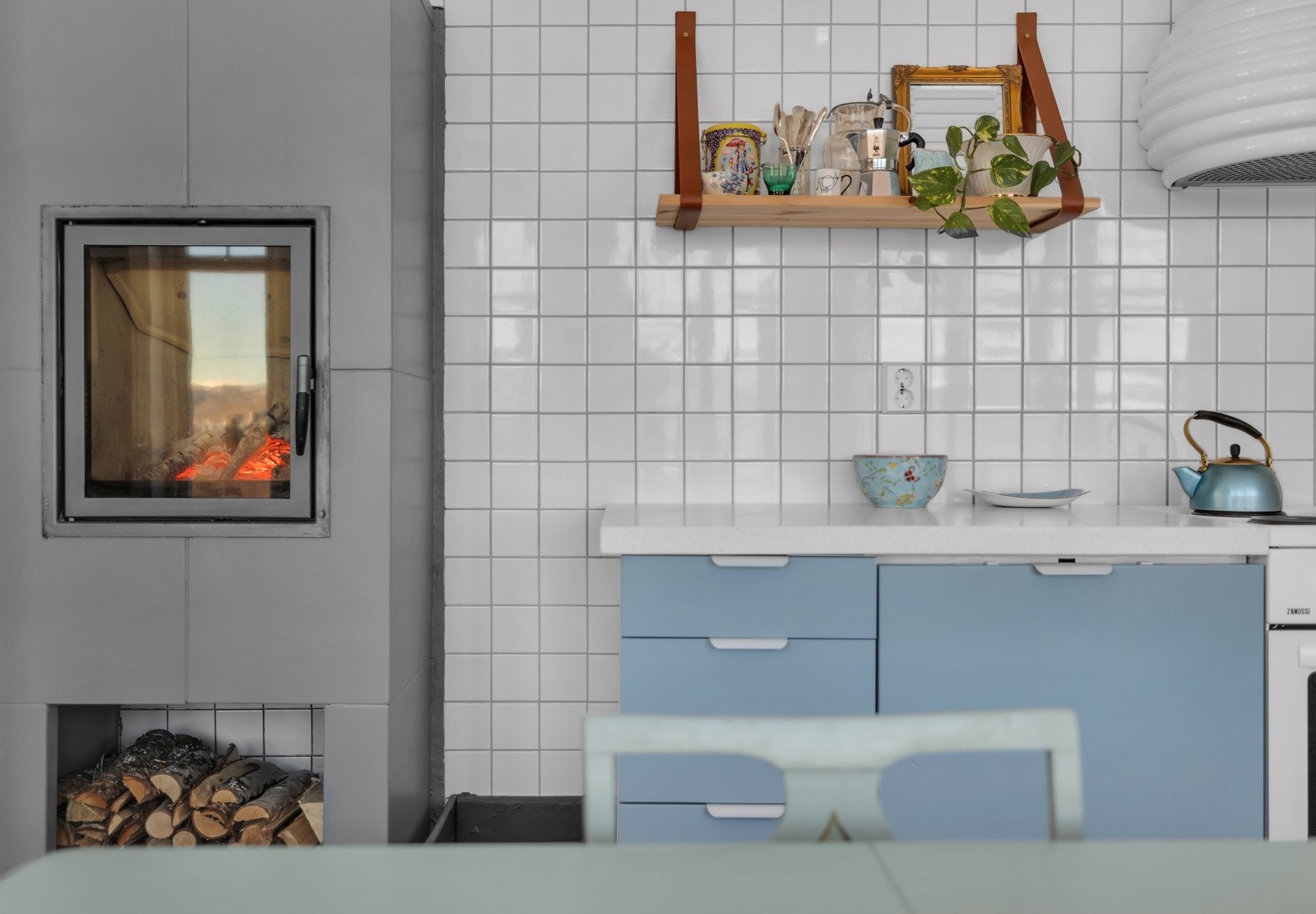 Til tross for at det er gjort en rekke oppgraderinger på kjøkkenet har eier klart å beholde den genuine følelsen og eldre følelesen Galleribilde