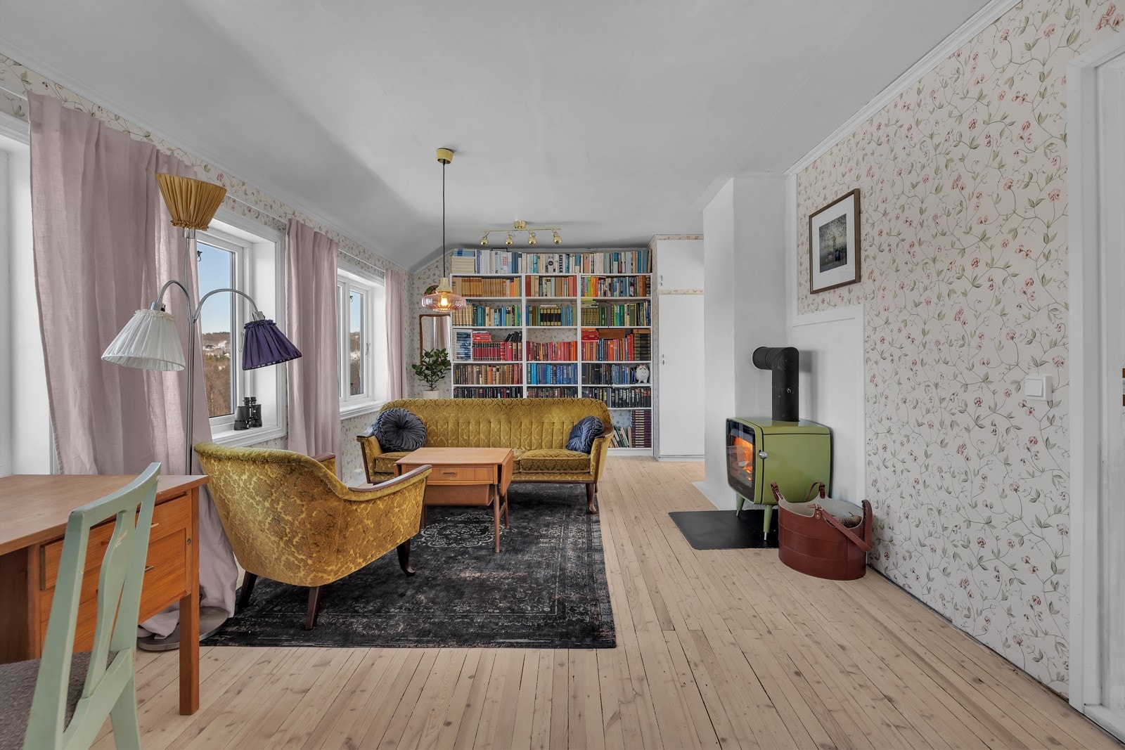 Herfra ledes du til 3 soverom og bad Galleribilde