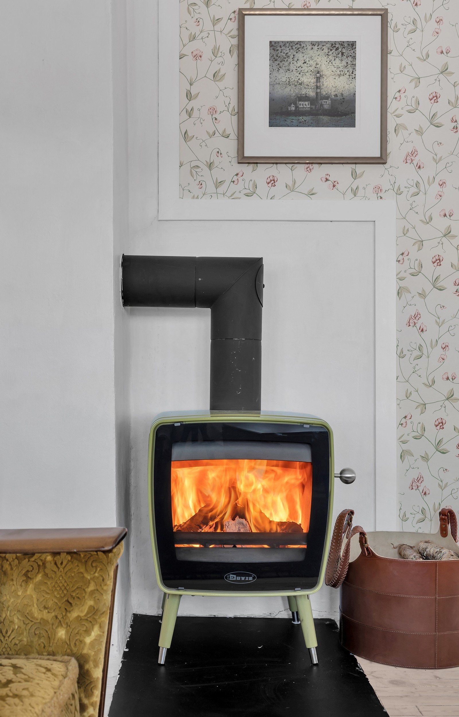 Svært effektiv og fin vedovn også i denne etasjen Galleribilde