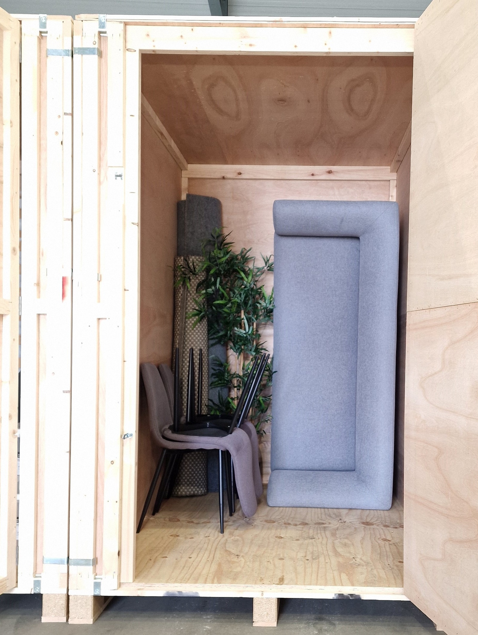 Mål; 2,24m (høyde), 2,11m (lengde), 1,5m (bredde)
1 box = 3.15 kvm Galleribilde