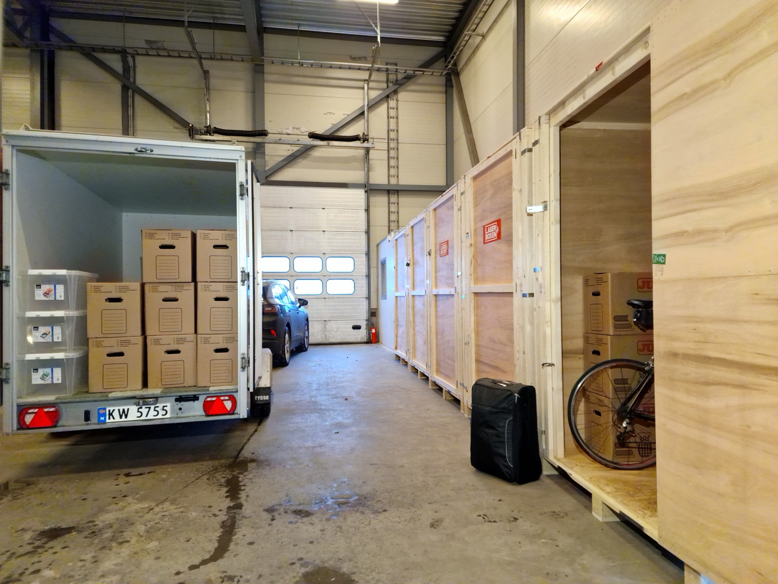 Kjør bil og henger helt frem til lagerboxen Galleribilde