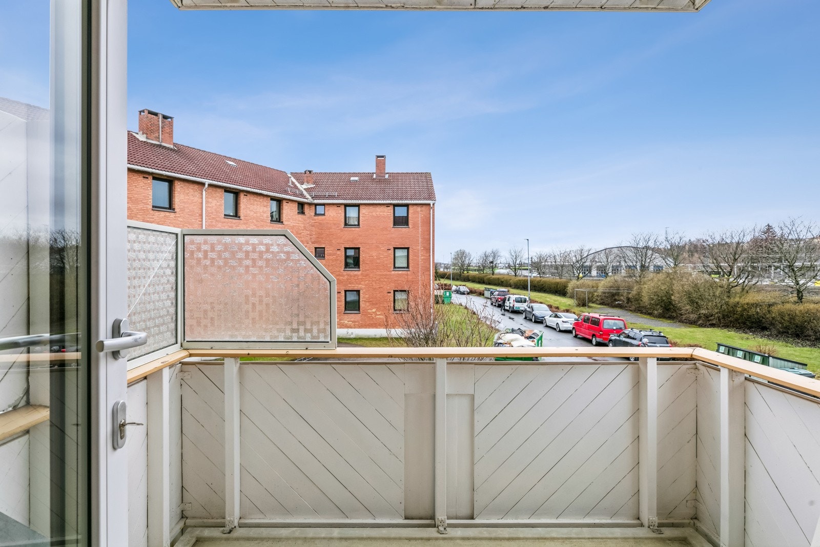 Hyggelig balkongen på ca. 5 kvm med meget gode solforhold. Galleribilde