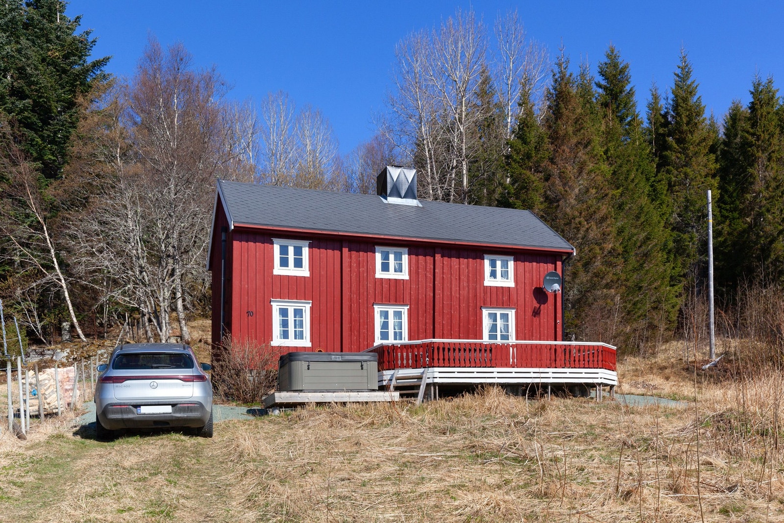 Fasade - Terrasse med jacuzzi er tatt bort. Galleribilde