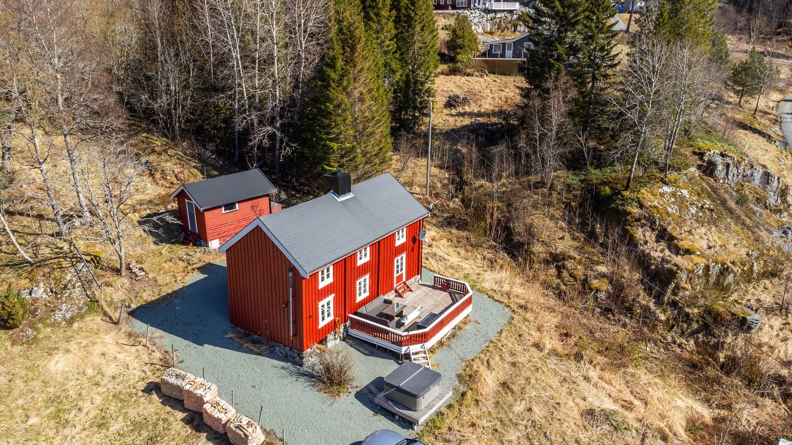 Fasade - Terrasse med jacuzzi er tatt bort. Galleribilde