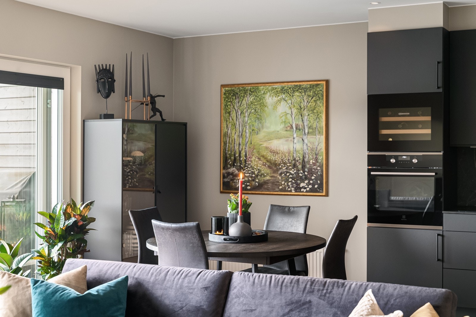 Leiligheten sto ferdig i 2022 og det er 4 år igjen med garanti fra utbygger. Galleribilde