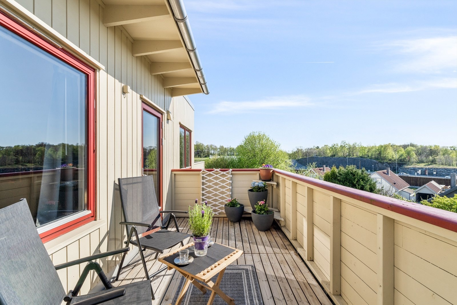 Nydelig terrasse med sol hele dagen. Galleribilde