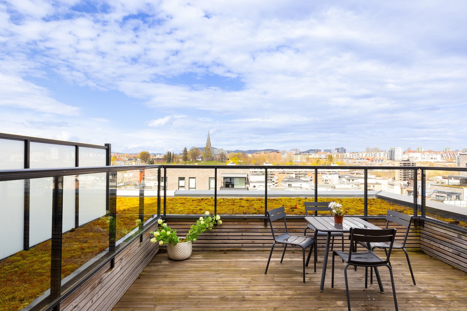 Beboerne har glede av en hyggelig, felles takterrasse. Galleribilde