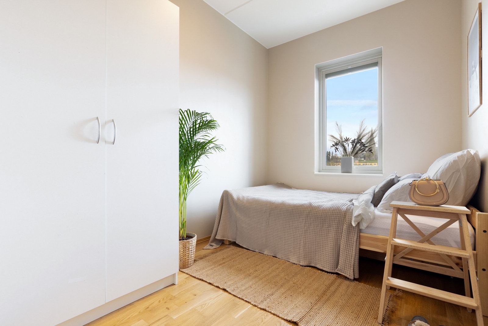 Skapet blir stående. Galleribilde