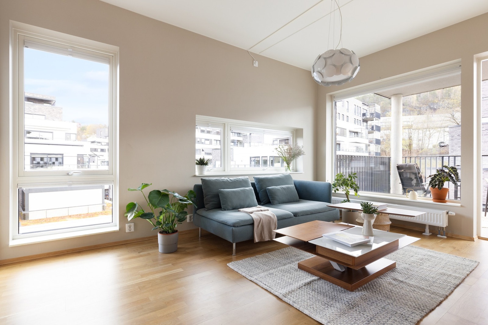 Dette er en lys og pen 4-roms endeleilighet fra 2018 beliggende i Kværnerbyen. Galleribilde