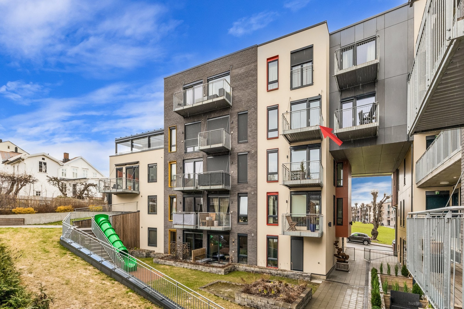 Fin intern beliggenhet, vestvendt i 4. etg. mot rolig atrium Galleribilde