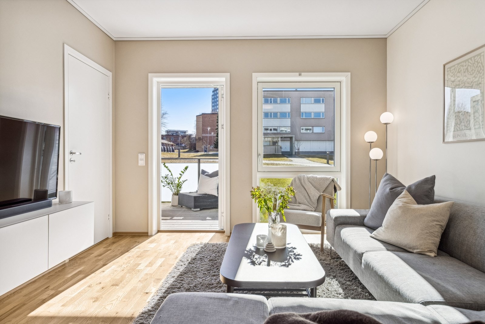 Med balansert ventilasjon og vannbåren varme, får du et behagelig inneklima året rundt. Galleribilde
