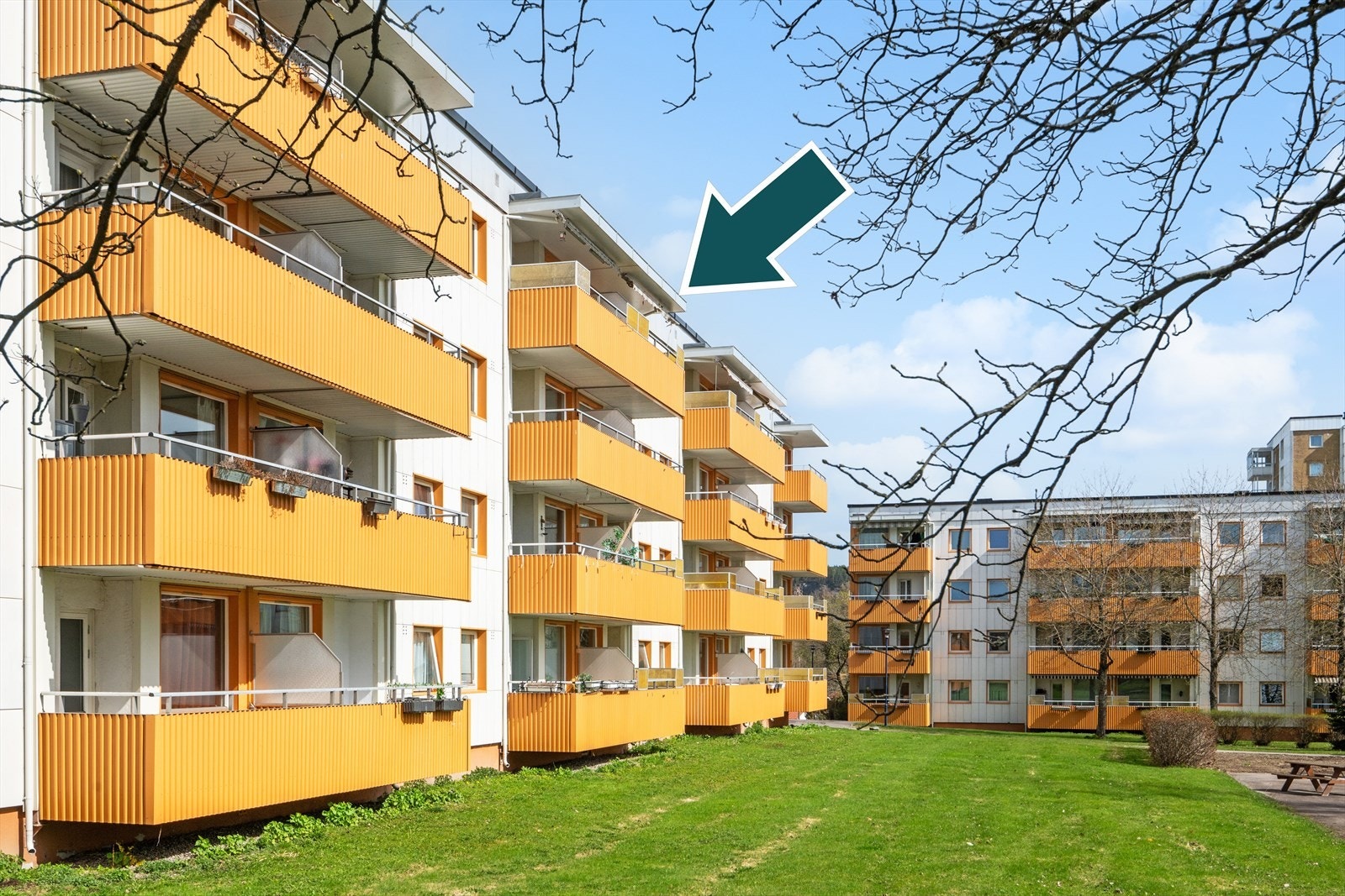 Leiligheten ligger i byggets 4. etasje Galleribilde