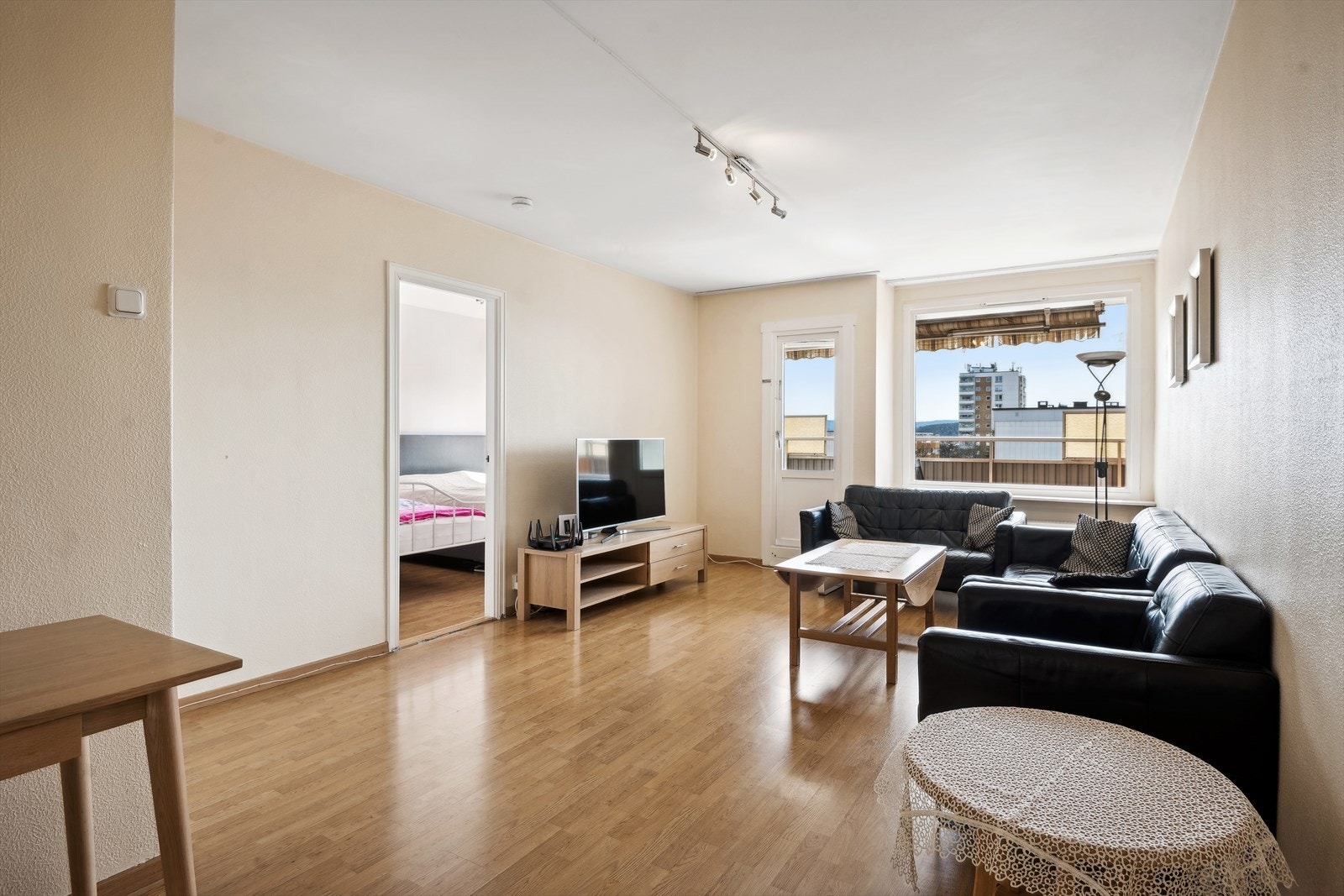 Internett og kabel-tv er inkludert i felleskostnadene Galleribilde